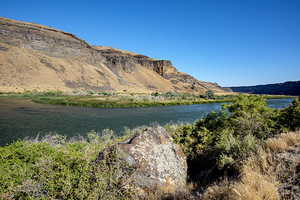 Morning sun in the Snake River Canyon